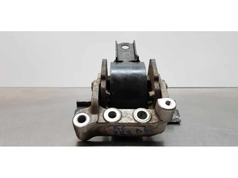Recambio de soporte motor derecho para mitsubishi lancer berlina (cy0) instyle referencia OEM IAM MN101441  