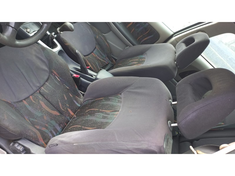 nissan almera (n16/e) del año 2000