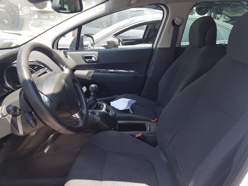 peugeot 5008 del año 2015