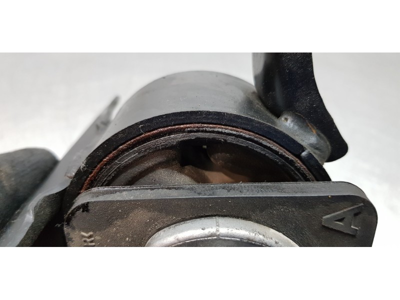 Recambio de soporte motor derecho para mitsubishi lancer berlina (cy0) instyle referencia OEM IAM MN101441  