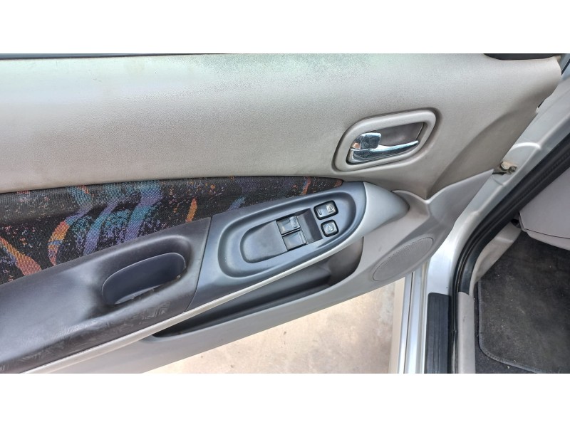 nissan almera (n16/e) del año 2000