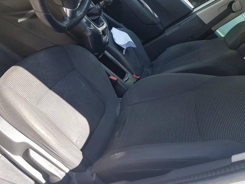 peugeot 5008 del año 2015