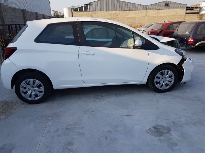 toyota yaris del año 2014