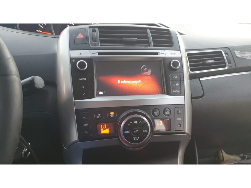 Recambio de pantalla multifuncion para toyota verso comfort referencia OEM IAM 861400F051  