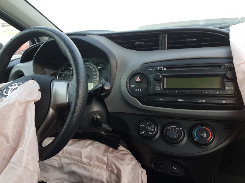 toyota yaris del año 2014