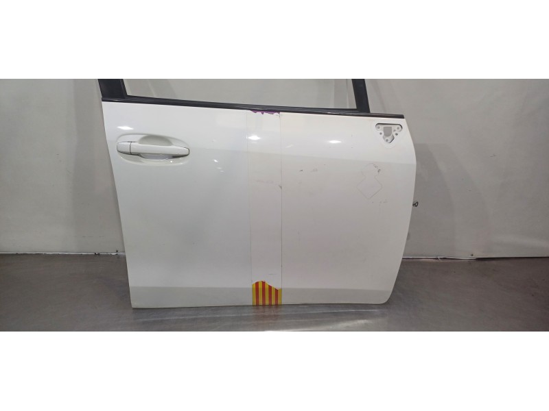Recambio de puerta delantera derecha para toyota verso comfort referencia OEM IAM 670010F020   Recambio de puerta delantera derecha para toyota verso comfort referencia OEM IAM 670010F020