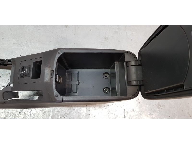 Recambio de apoyabrazos central para toyota rav 4 (a3) sol referencia OEM IAM 5890142050B2   Recambio de apoyabrazos central para toyota rav 4 (a3) sol referencia OEM IAM 5890142050B2