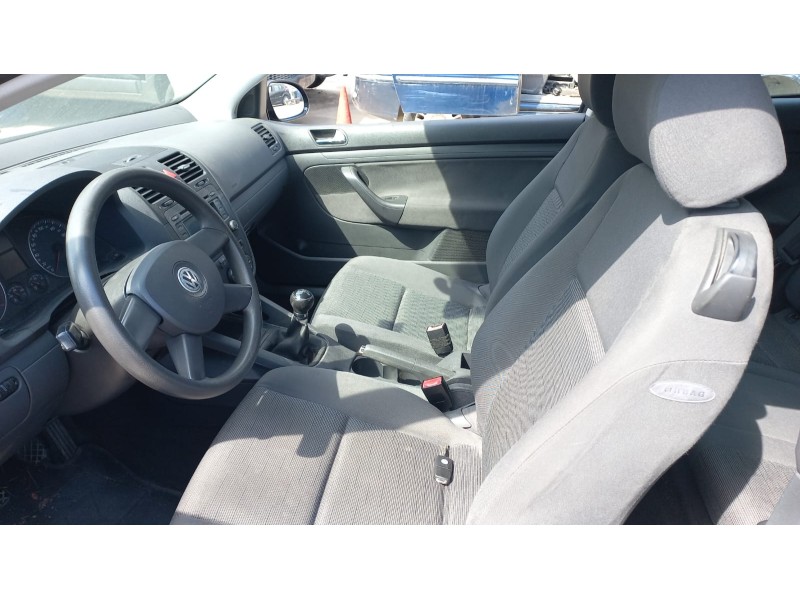 volkswagen golf v berlina (1k1) del año 2005