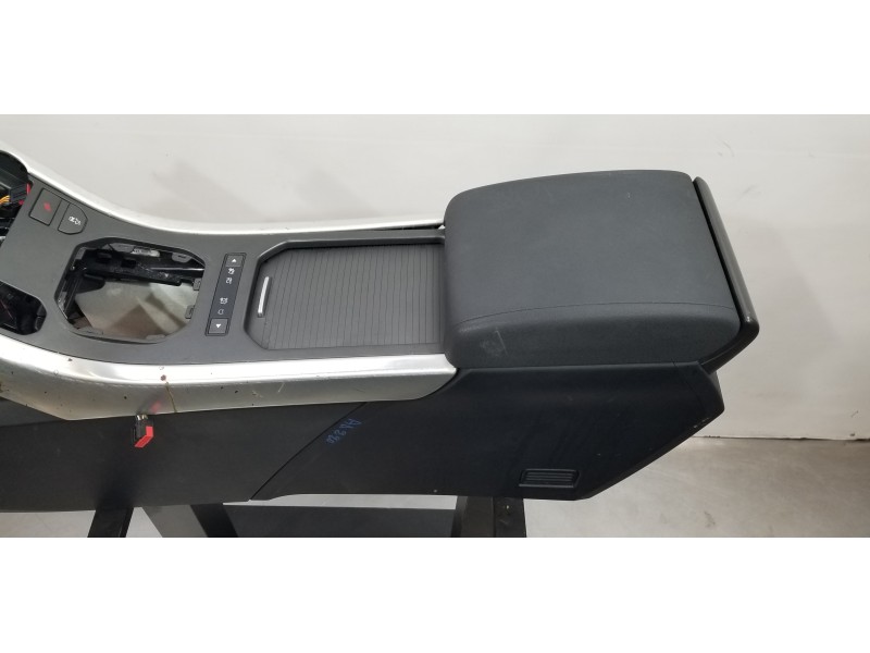 Recambio de apoyabrazos central para land rover evoque dynamic referencia OEM IAM LR054854 LR033473 BJ32045C74AB8PVJ