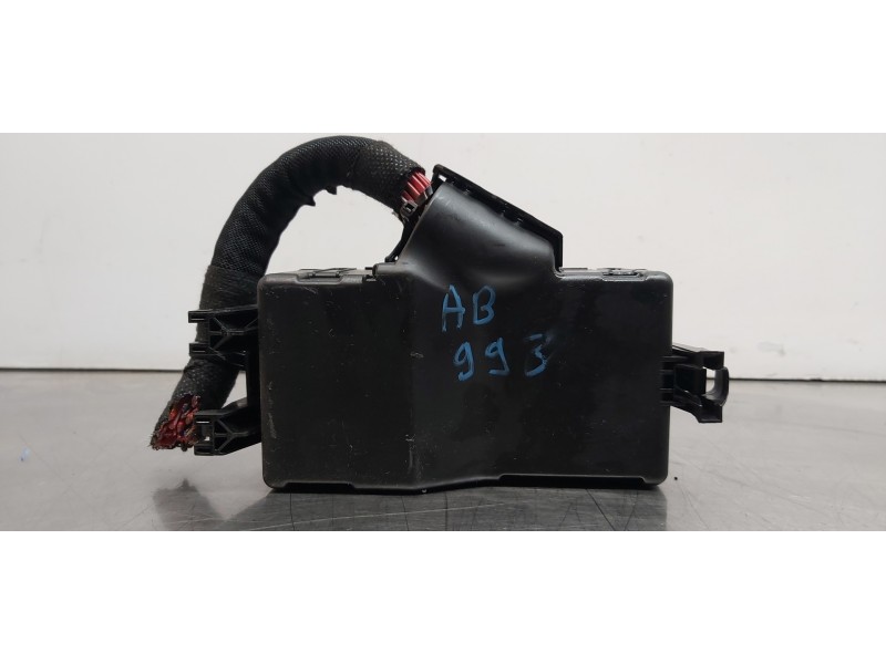 Recambio de caja reles / fusibles para opel astra k lim. 5türig business referencia OEM IAM 15533696  