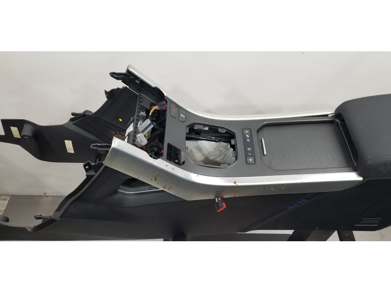 Recambio de apoyabrazos central para land rover evoque dynamic referencia OEM IAM LR054854 LR033473 BJ32045C74AB8PVJ