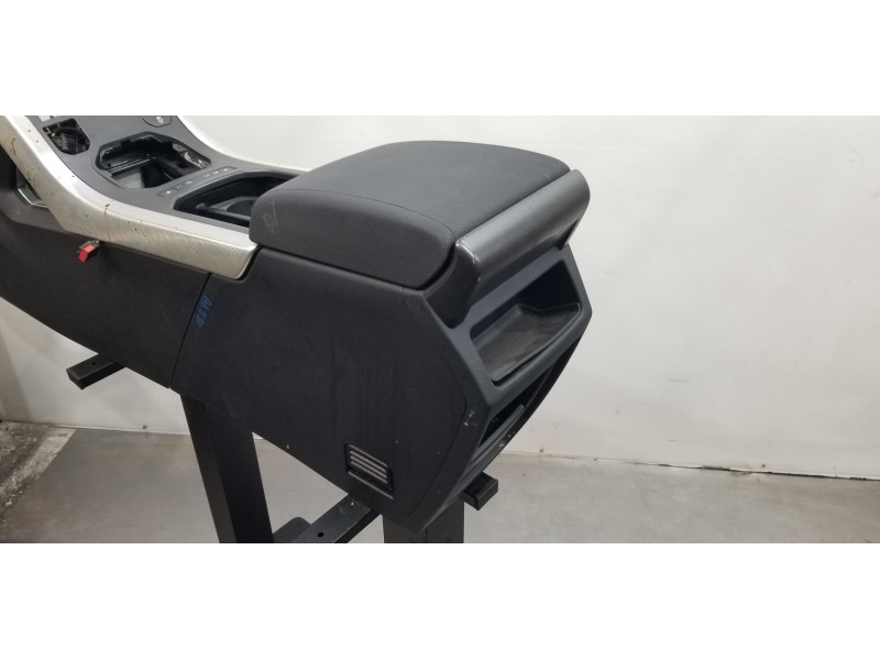 Recambio de apoyabrazos central para land rover evoque dynamic referencia OEM IAM LR054854 LR033473 BJ32045C74AB8PVJ