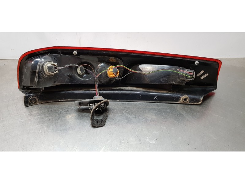 Recambio de piloto trasero derecho para ford fiesta (cbk) ambiente referencia OEM IAM 6S6113404BD  