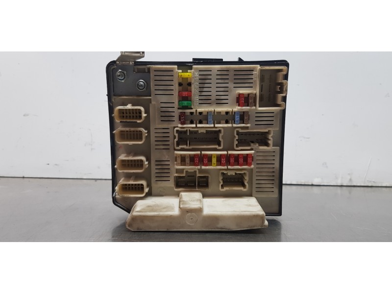 Recambio de caja reles / fusibles para renault scenic ii authentique referencia OEM IAM 8200481866   Recambio de caja reles / fusibles para renault scenic ii authentique referencia OEM IAM 8200481866