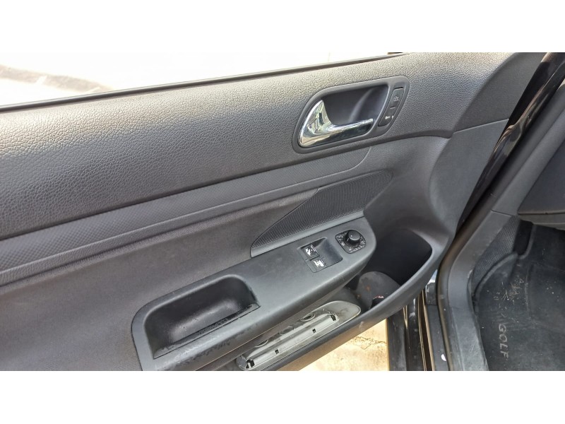 volkswagen golf v berlina (1k1) del año 2005