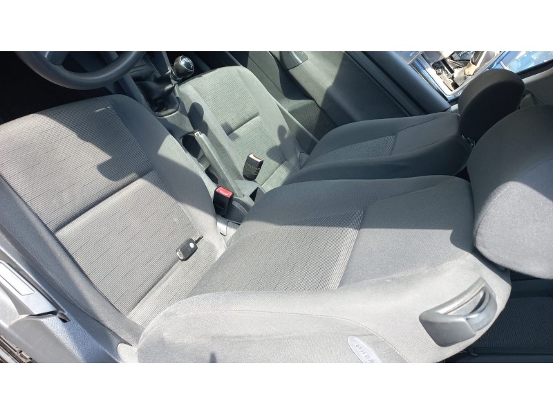 volkswagen golf v berlina (1k1) del año 2005