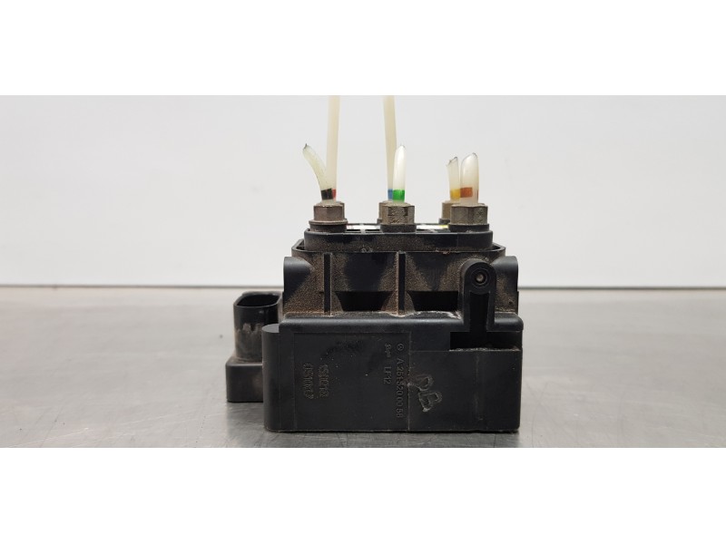 Recambio de valvula aire adicional para mercedes clase r (w251) 320 cdi (251.022) referencia OEM IAM A2513200058  