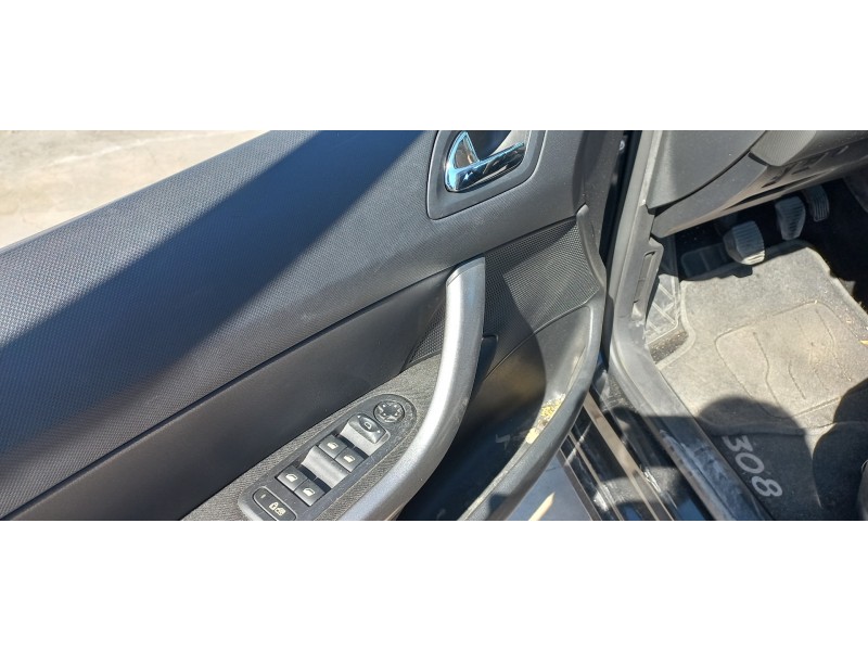 peugeot 308 del año 2012