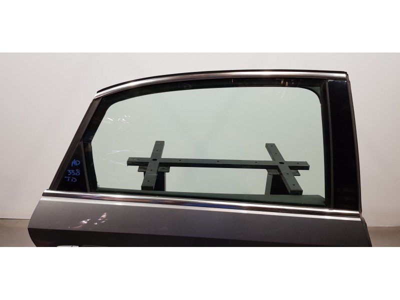 Recambio de puerta trasera derecha para volkswagen passat lim. (362) referencia OEM IAM 561833056C  
