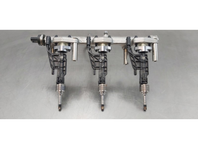 Recambio de rampa inyectora para mini mini 5-trg. (f55) one referencia OEM IAM 13538665631  