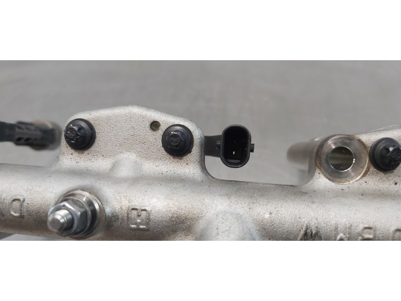 Recambio de rampa inyectora para mini mini 5-trg. (f55) one referencia OEM IAM 13538665631  