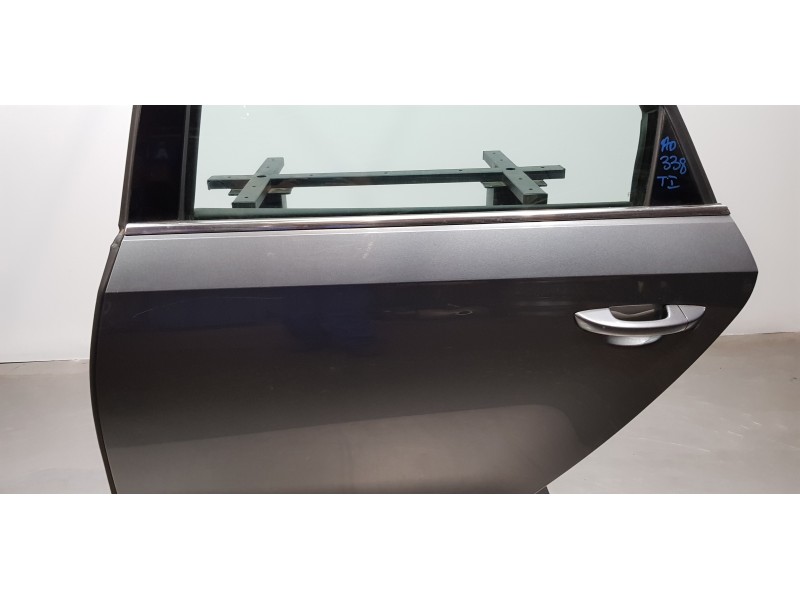 Recambio de puerta trasera izquierda para volkswagen passat lim. (362) referencia OEM IAM 561833055C   Recambio de puerta trasera izquierda para volkswagen passat lim. (362) referencia OEM IAM 561833055C