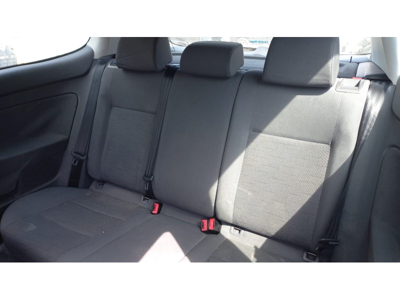 volkswagen golf v berlina (1k1) del año 2005