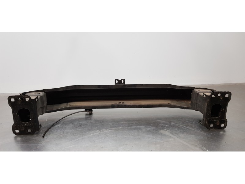 Recambio de refuerzo paragolpes delantero para volkswagen passat lim. (362) referencia OEM IAM 561807109  