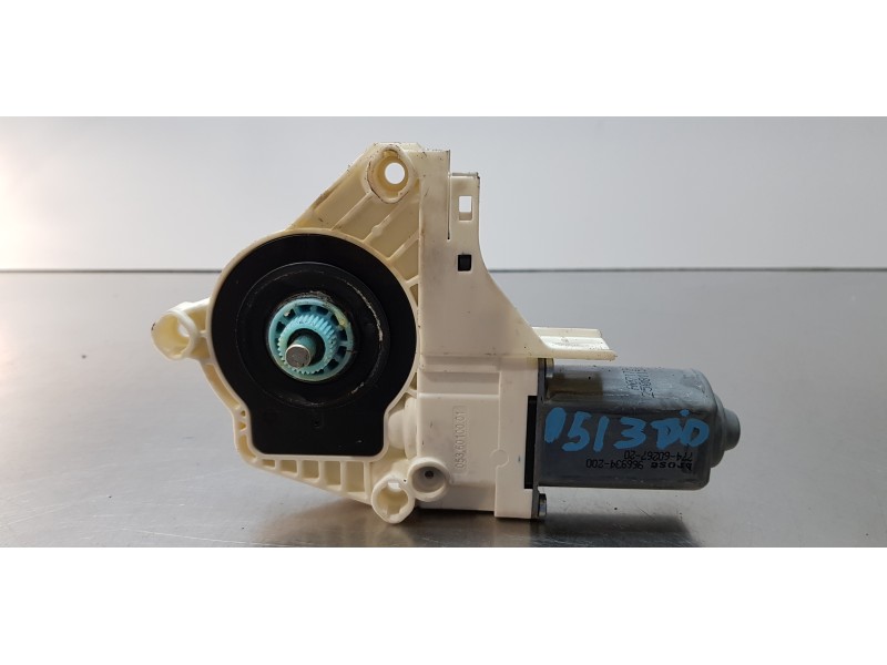 Recambio de motor elevalunas delantero derecho para skoda superb combi (3t5) elegance referencia OEM IAM 8K0959802A   Recambio de motor elevalunas delantero derecho para skoda superb combi (3t5) elegance referencia OEM IAM 8K0959802A