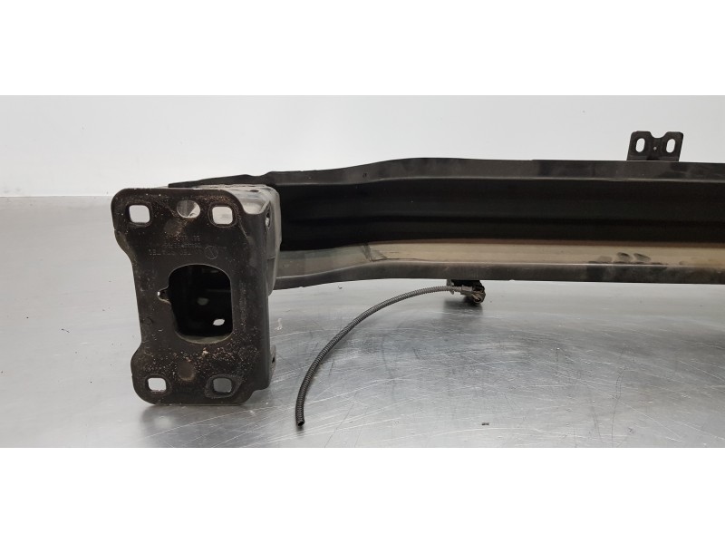 Recambio de refuerzo paragolpes delantero para volkswagen passat lim. (362) referencia OEM IAM 561807109  