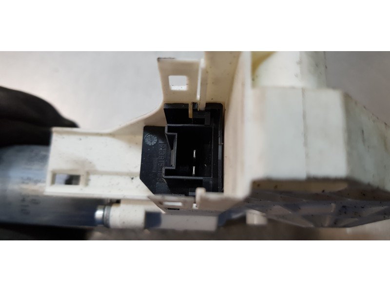 Recambio de motor elevalunas delantero derecho para skoda superb combi (3t5) elegance referencia OEM IAM 8K0959802A   Recambio de motor elevalunas delantero derecho para skoda superb combi (3t5) elegance referencia OEM IAM 8K0959802A