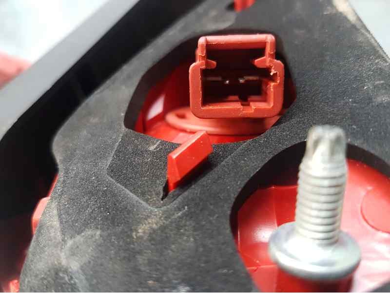 Recambio de piloto trasero derecho para peugeot 3008 active referencia OEM IAM 26038010  