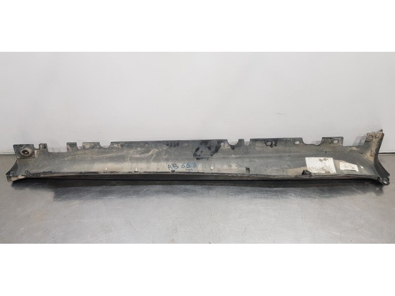 Recambio de faldon lateral para bmw x5 (e70) xdrive35d referencia OEM IAM 51778037289  