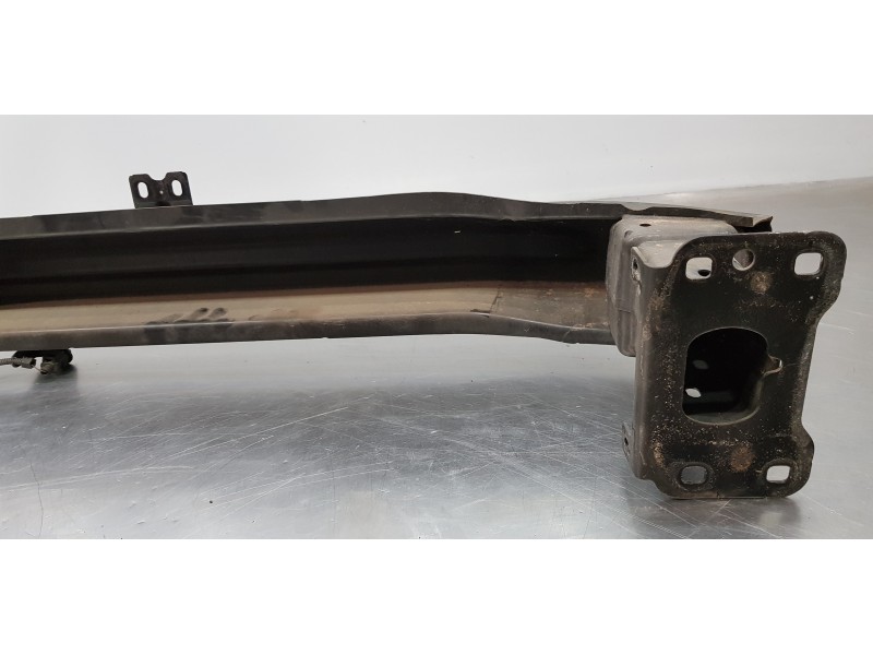 Recambio de refuerzo paragolpes delantero para volkswagen passat lim. (362) referencia OEM IAM 561807109  