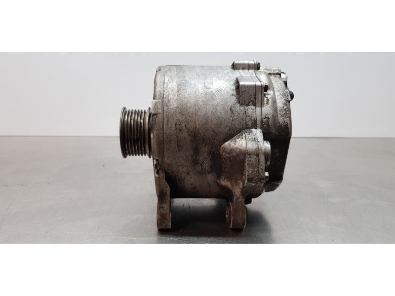 Recambio de alternador para audi a8 (4e2) 3.7 quattro referencia OEM IAM 077903015Q  