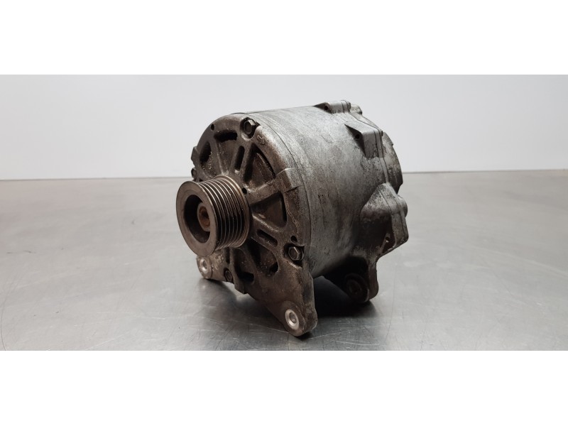 Recambio de alternador para audi a8 (4e2) 3.7 quattro referencia OEM IAM 077903015Q  