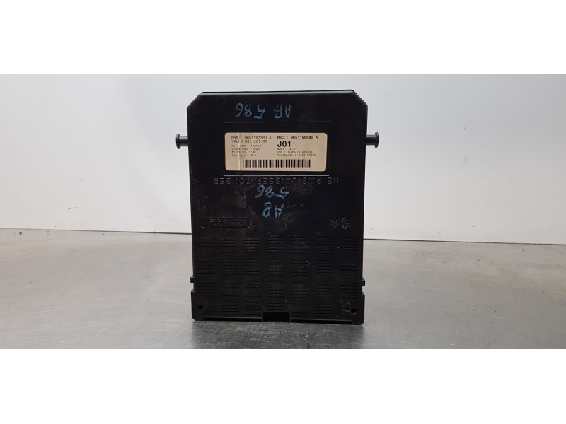 Recambio de caja reles / fusibles para peugeot 307 (s1) xr clim plus referencia OEM IAM 9651196680  