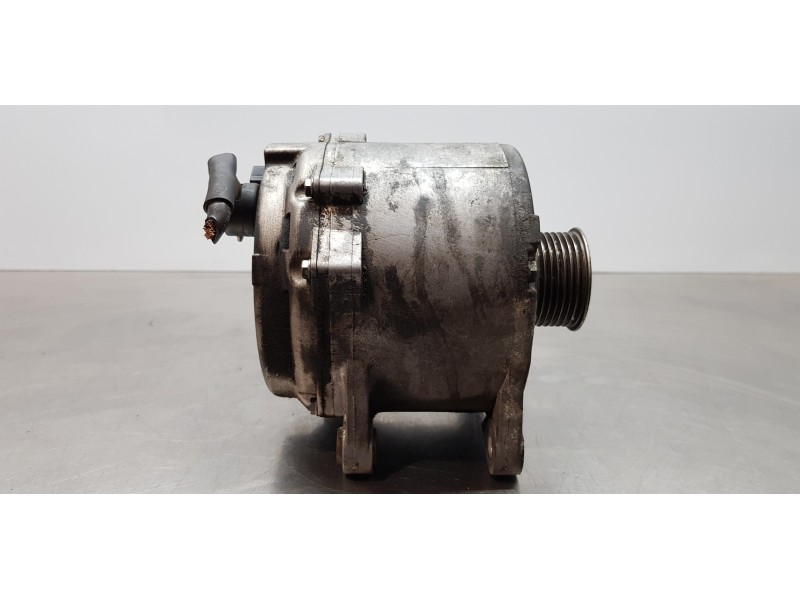 Recambio de alternador para audi a8 (4e2) 3.7 quattro referencia OEM IAM 077903015Q  