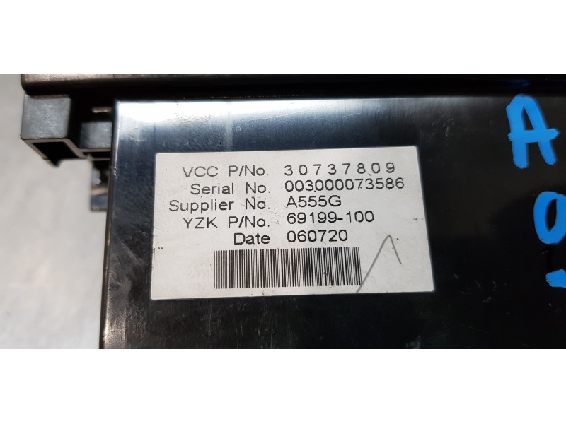 Recambio de pantalla multifuncion para volvo c30 d5 momentum referencia OEM IAM 30737809   Recambio de pantalla multifuncion para volvo c30 d5 momentum referencia OEM IAM 30737809