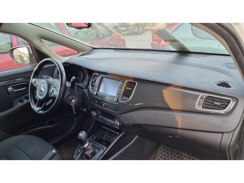 kia carens ( ) del año 2018