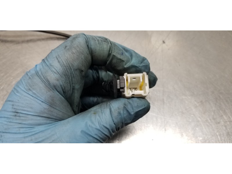 Recambio de enganche del cinturon delantero izq para peugeot partner kasten confort l1 referencia OEM IAM 8975V6   Recambio de enganche del cinturon delantero izq para peugeot partner kasten confort l1 referencia OEM IAM 8975V6