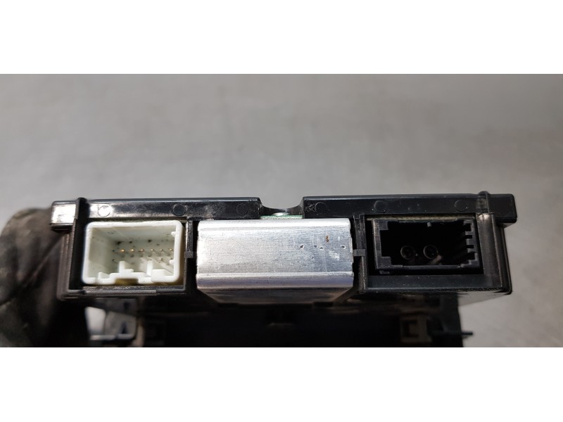 Recambio de pantalla multifuncion para volvo c30 d5 momentum referencia OEM IAM 30737809   Recambio de pantalla multifuncion para volvo c30 d5 momentum referencia OEM IAM 30737809