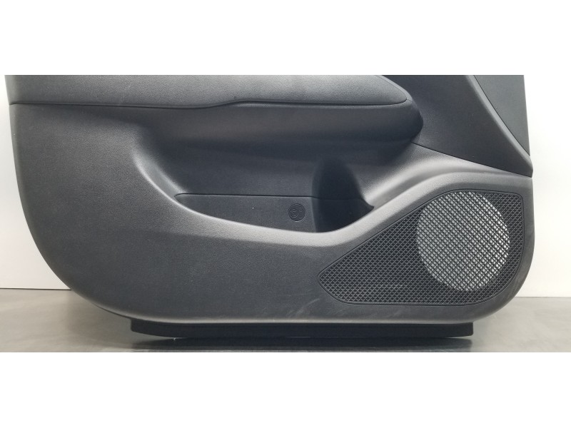 Recambio de guarnecido tapizado puerta delantera izquierda para hyundai tucson tecno sky referencia OEM IAM 82305N7011NNB  