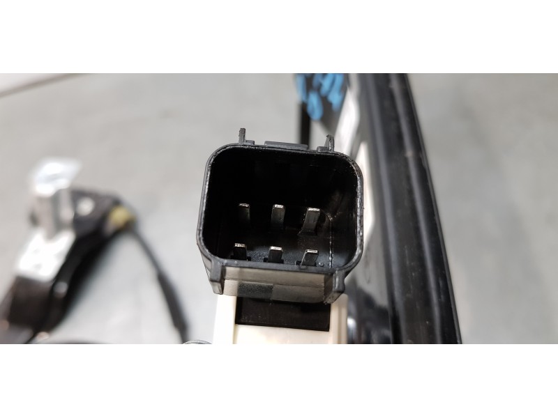 Recambio de elevalunas delantero derecho para ford focus lim. st-line b&r referencia OEM IAM BM51A23200BF   Recambio de elevalunas delantero derecho para ford focus lim. st-line b&r referencia OEM IAM BM51A23200BF