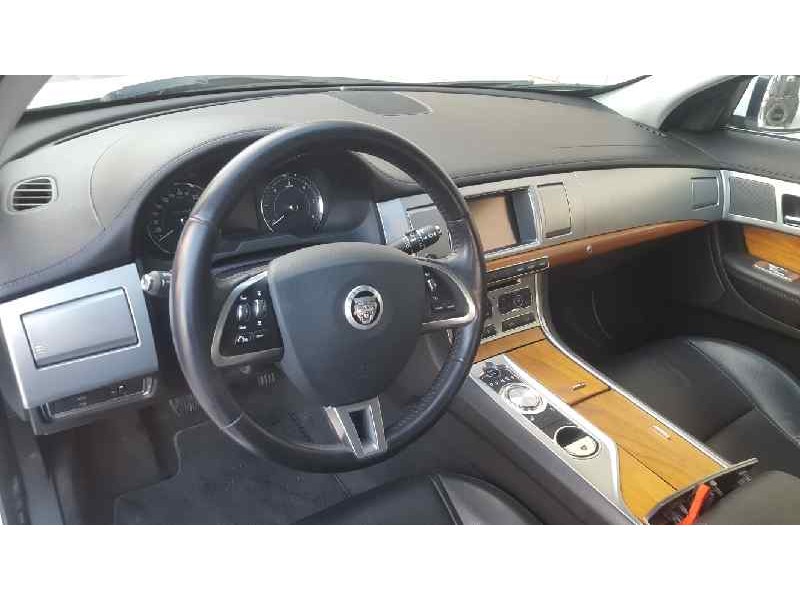 jaguar xf del año 2011