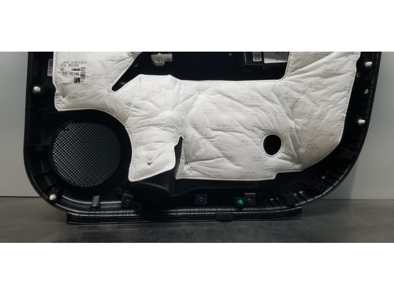 Recambio de guarnecido tapizado puerta delantera izquierda para hyundai tucson tecno sky referencia OEM IAM 82305N7011NNB  