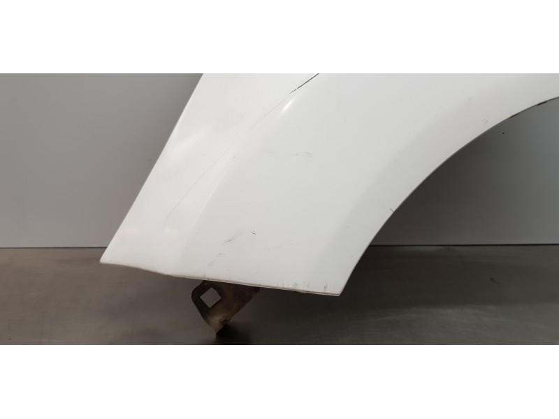 Recambio de aleta delantera izquierda para ford fiesta (ccn) ambiente referencia OEM IAM 1777181 C1BBA16016AA 