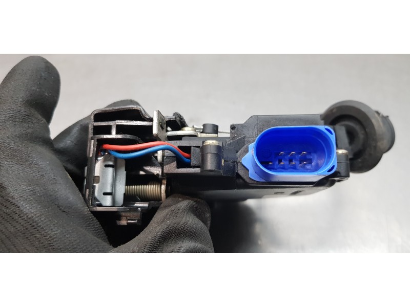 Recambio de cerradura puerta trasera izquierda para audi a8 (4e2) 3.7 quattro referencia OEM IAM 4E0839015  