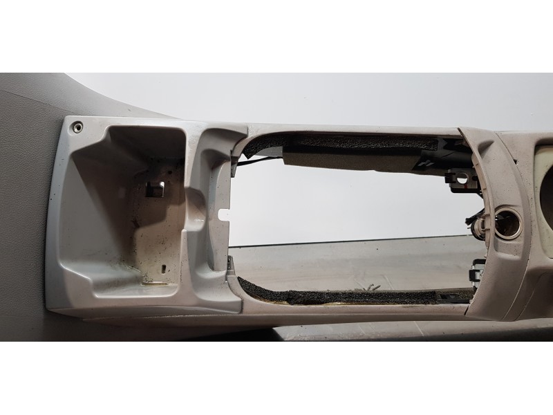 Recambio de apoyabrazos central para volvo c30 d5 momentum referencia OEM IAM 39850270   Recambio de apoyabrazos central para volvo c30 d5 momentum referencia OEM IAM 39850270