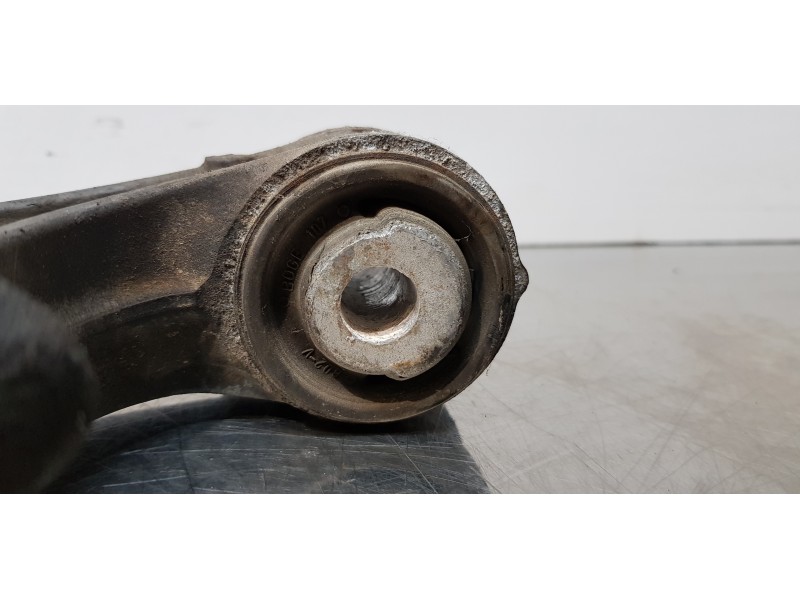 Recambio de brazo suspension superior trasero izquierdo para maserati quattroporte básico referencia OEM IAM   